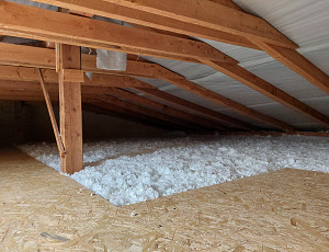 Zateplení patrového domu pomocí foukané izolace